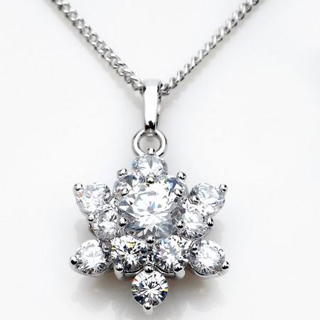 26-stone CZ SNOWFLAKE PENDANT + FREE CHAIN